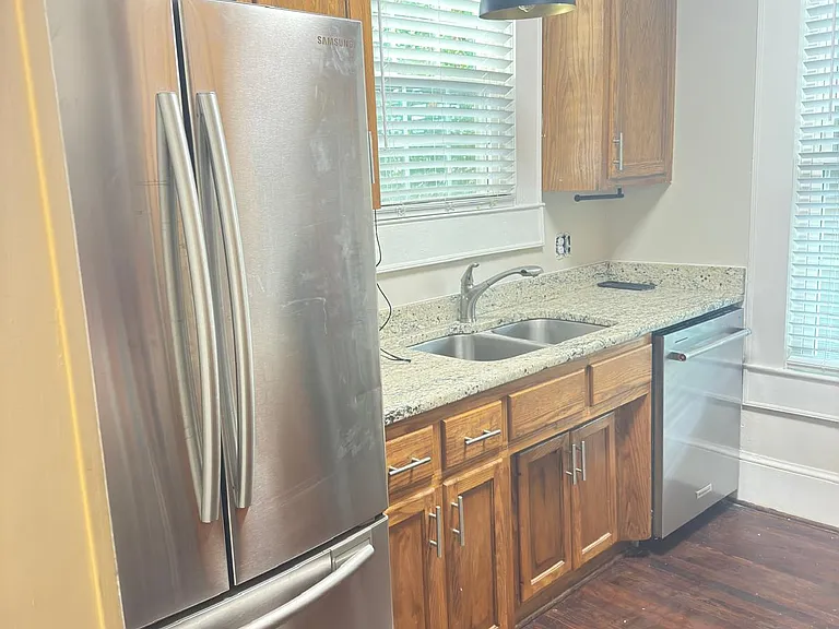 2207 E 5th St — Photo 6