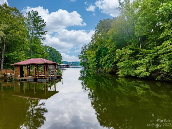 501 Starnes Circle Dr, Taylorsville, NC 28681