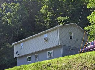 4142 State Route 550, Hueysville, KY 41640