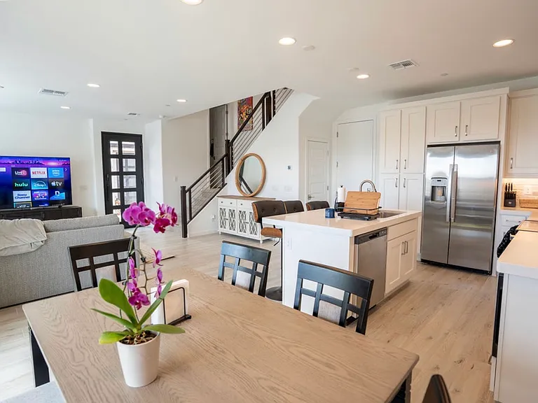 3529 E Rollins St — Photo 20