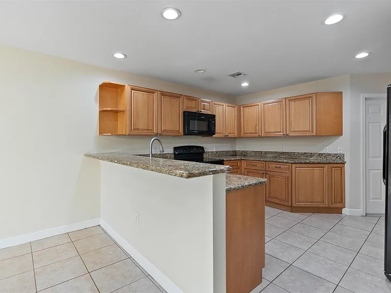 6094 Live Oak Ct #B — Photo 40
