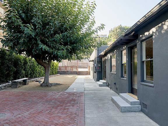 3rd image of 1858 Echo Park Ave