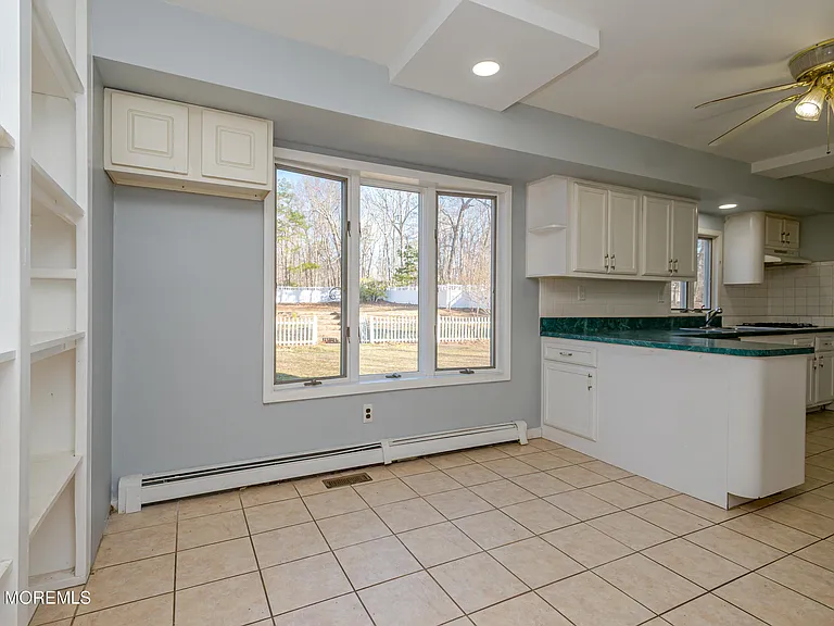 878 Green Valley Rd — Photo 7