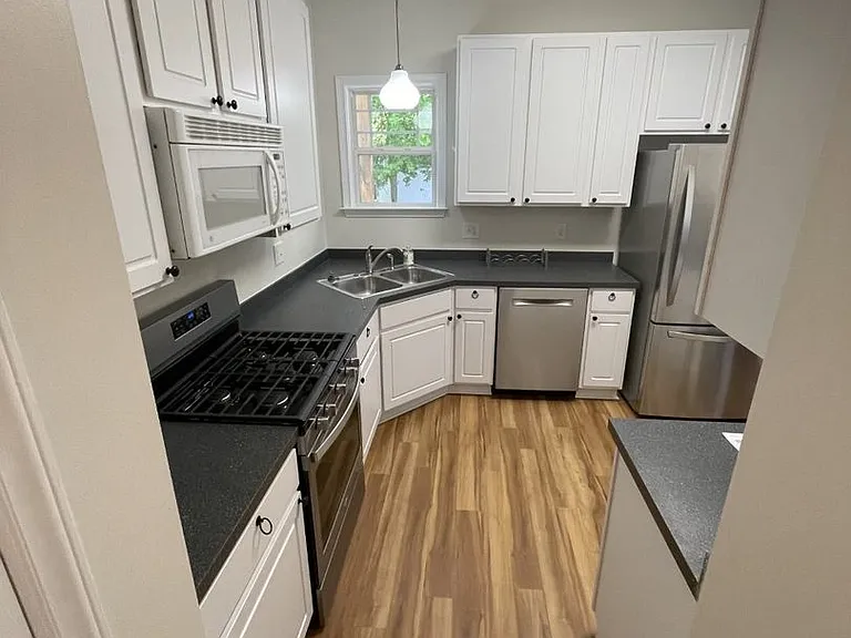 4046 Landover Ln — Photo 4