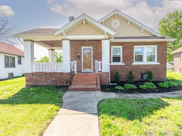 12 Sunset Ct, Saint Louis, MO 63121