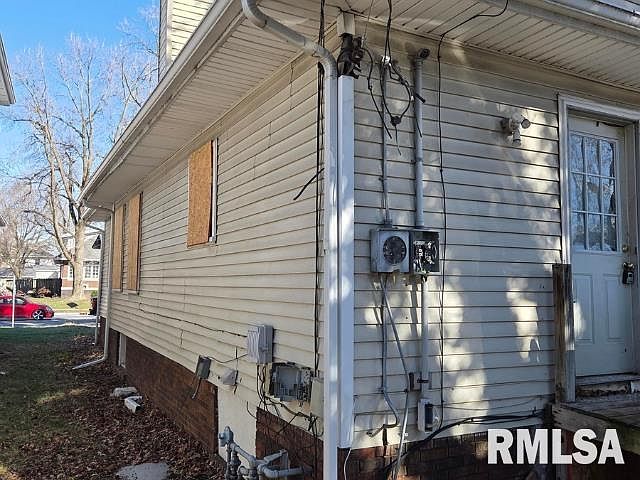 2nd image of 1935 S 5th St