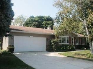 2211 South St, Elgin, IL 60123