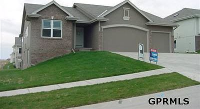 1st image of 611 Douglas Cir