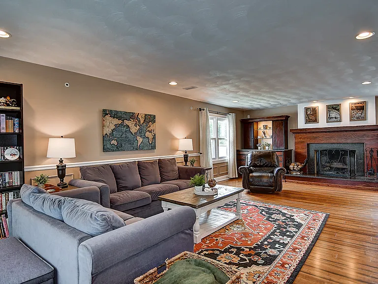 4744 Longmont Rd — Photo 20