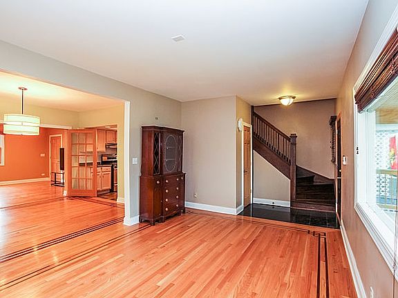 5th image of 523 S Lyman Ave