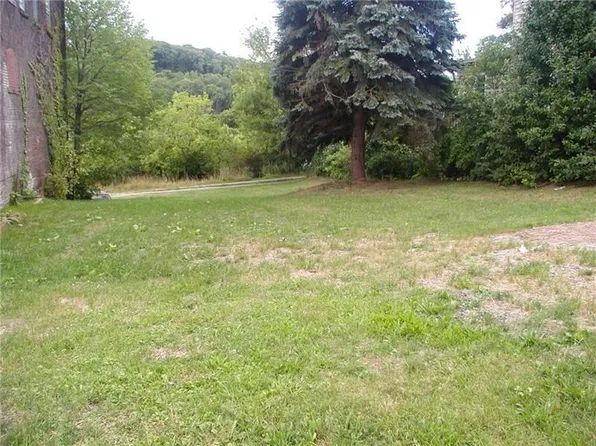 102 Bessemer Ave, Lyndora, PA 16045