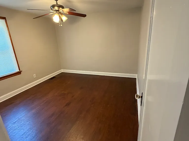 3413 Gilham Ave #B — Photo 11