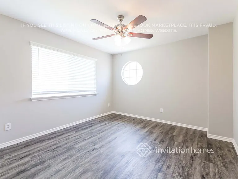 2121 London Dr — Photo 13