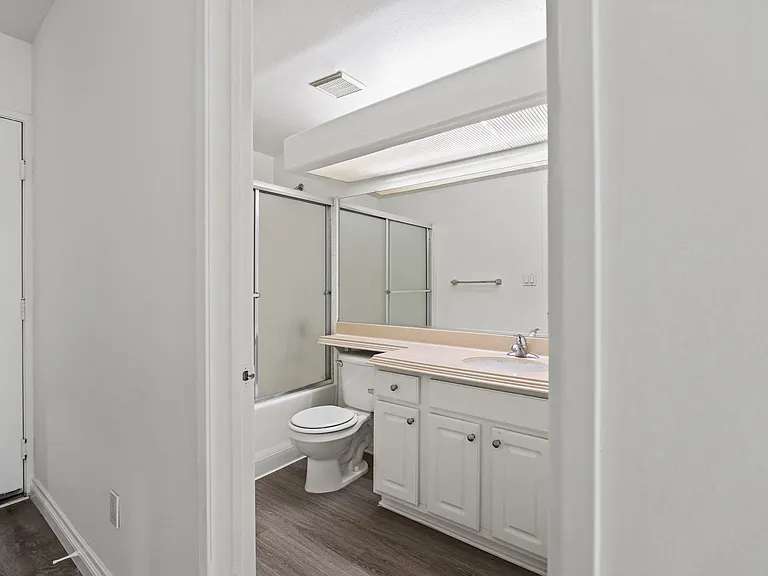 Hall Bathroom with Full-Size Bathtub