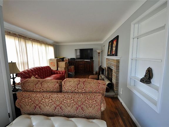 2nd image of 22395 Berry Dr