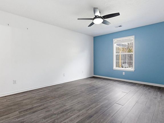 5th image of 207 Philmont Dr