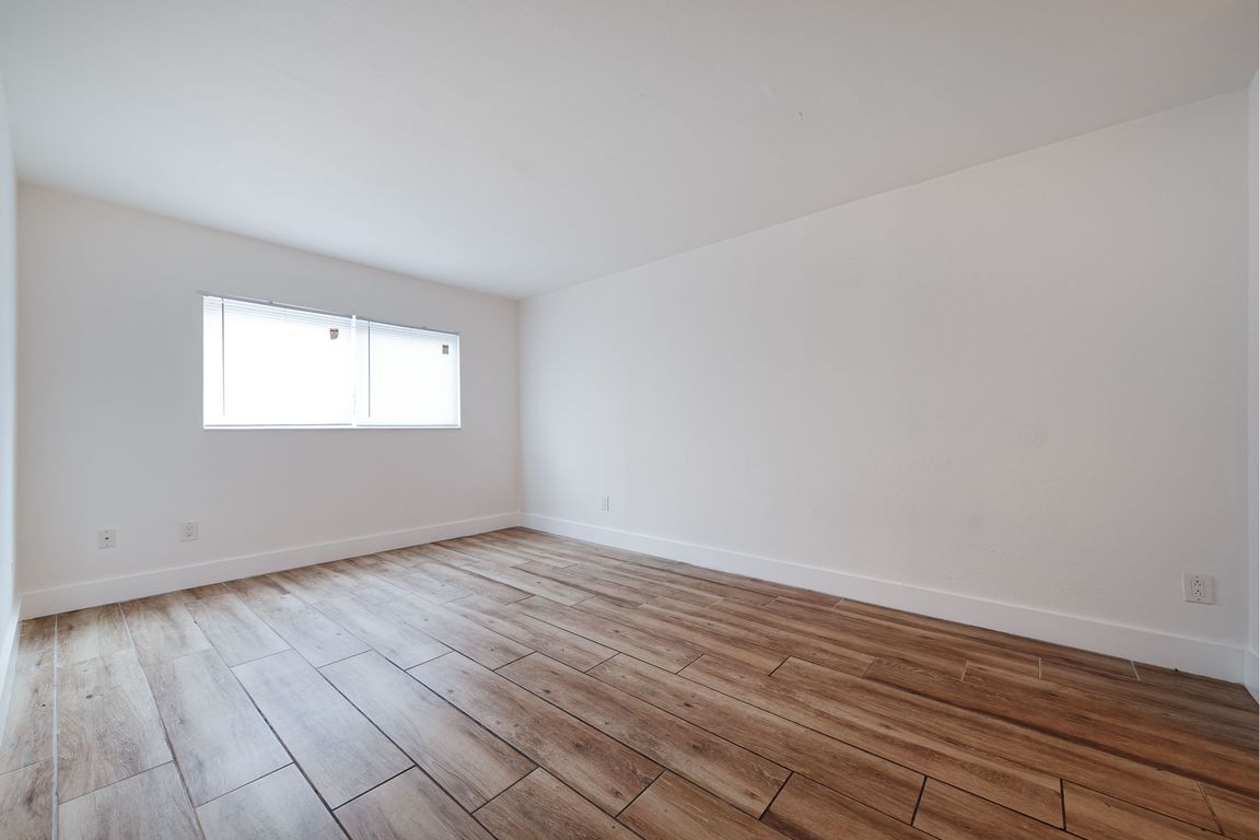 Living Area with Beautiful Floors | Apartment Homes For Rent In Miami | Miami Shores