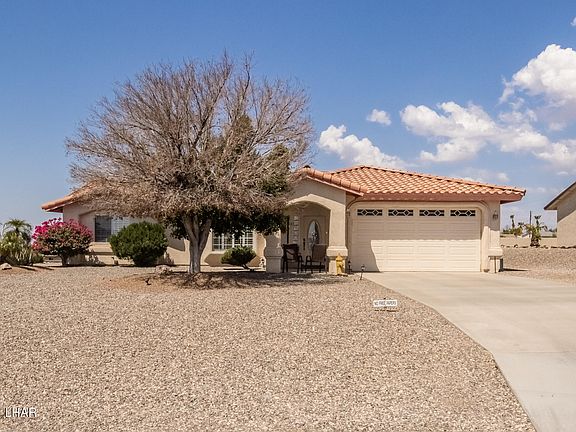 3rd image of 2561 Mariner Ln
