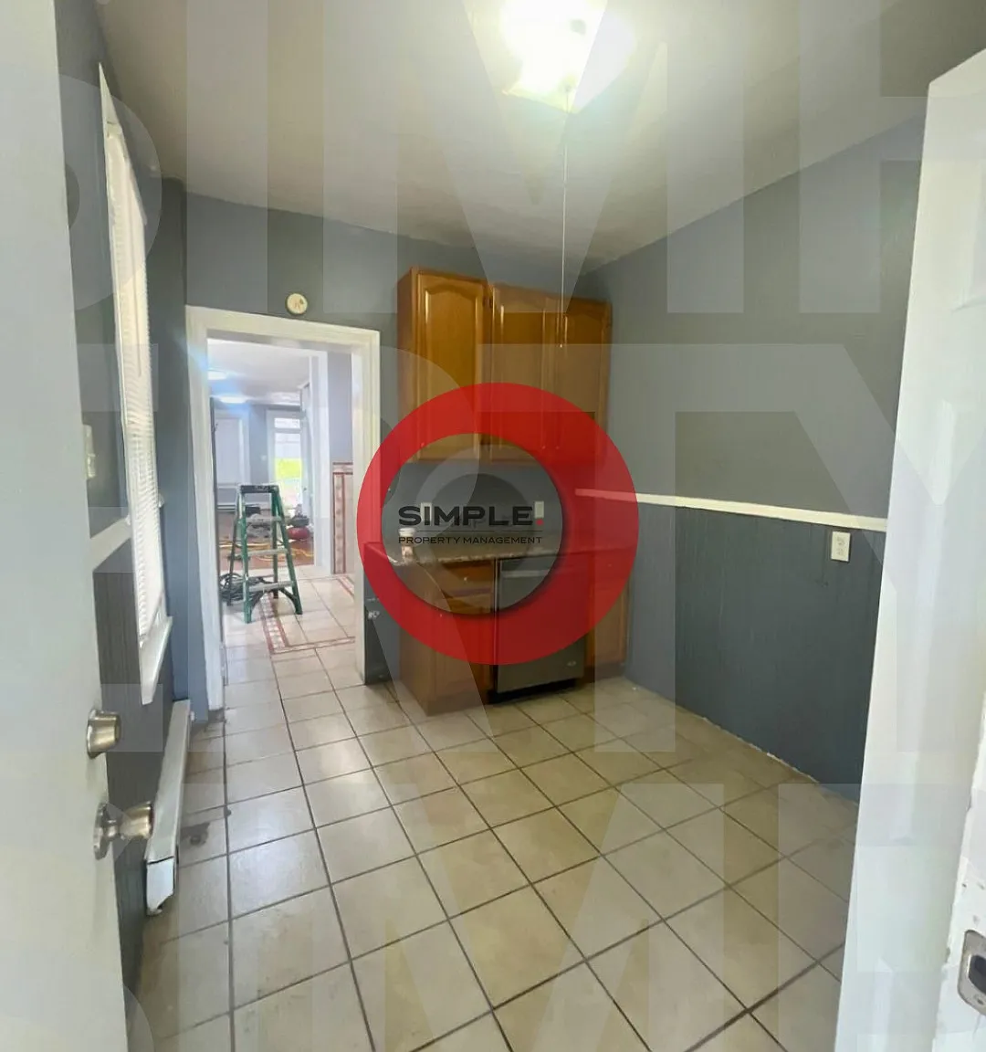4 bed, 2.5 bath, 2617 sqft, $2,000 — Photo 2