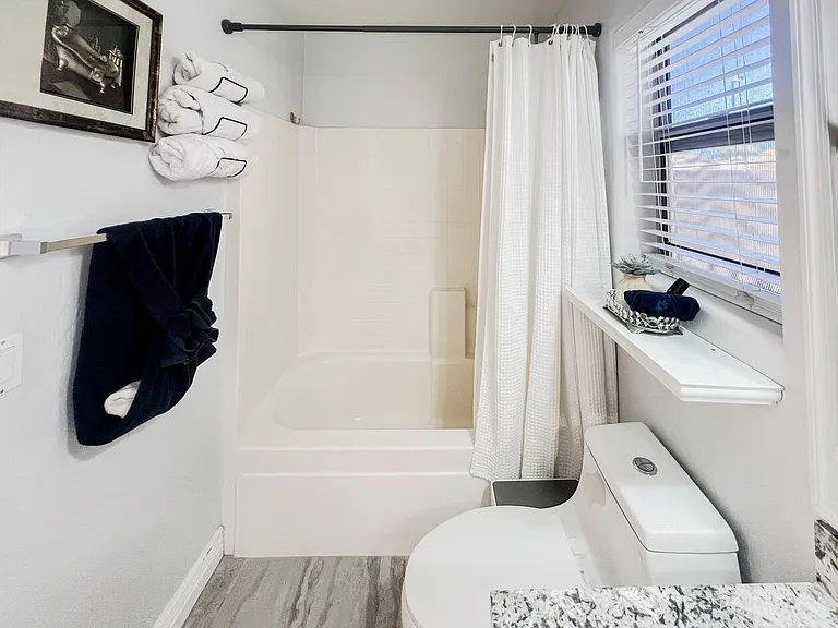 750 E Eagle Ln #1A — Photo 9
