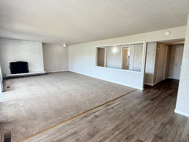 211 N Delaware Ave — Photo 24