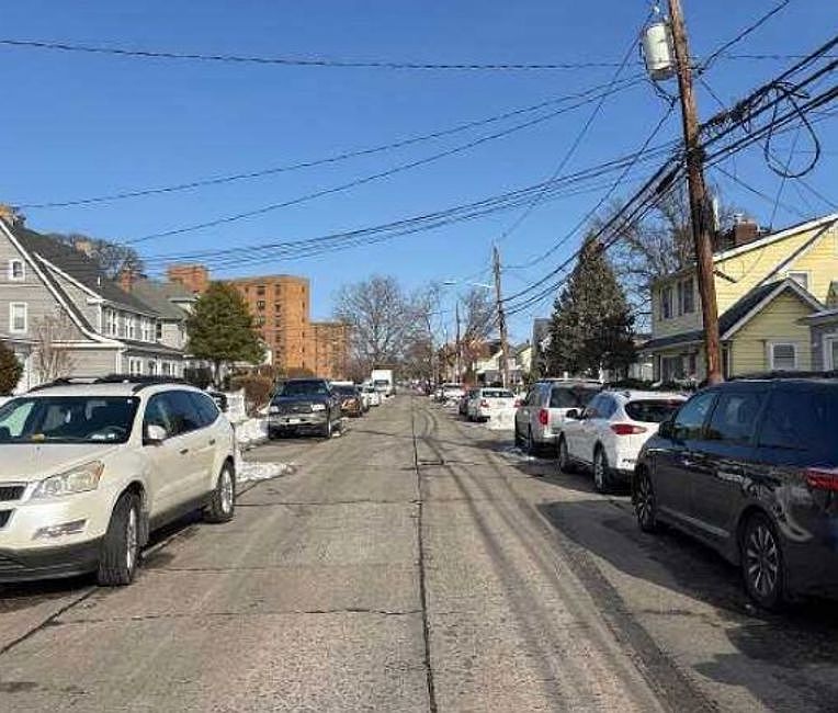 Exterior Neighborhood (street photo)
