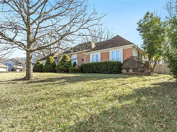 2nd image of 3501 NE Shady Lane Dr