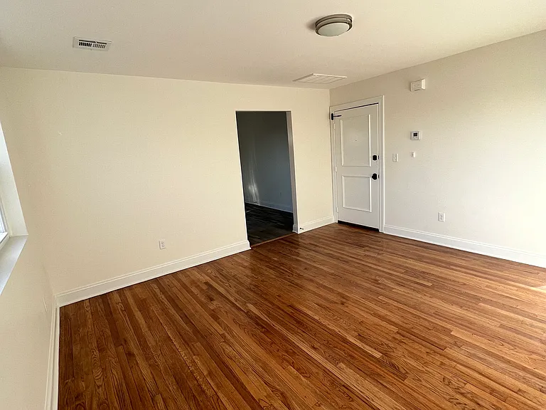 78 Florence Ave #8 — Photo 5