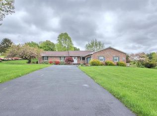 10036 Weiss Rd, Breinigsville, PA 18031