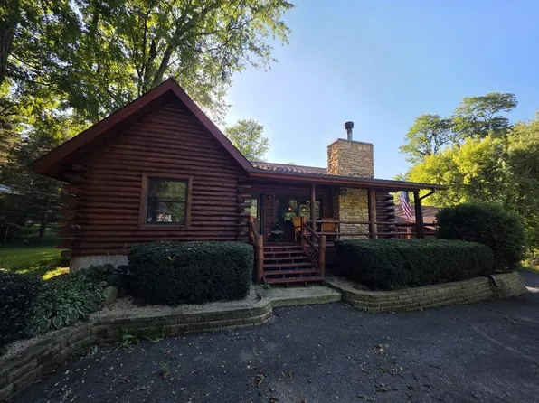 N5035 Hemlock St, Poynette, WI 53955