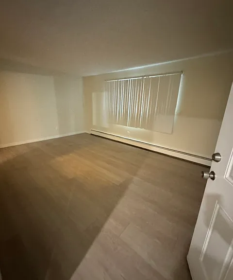 Twin Fountain Apartments — Photo 28