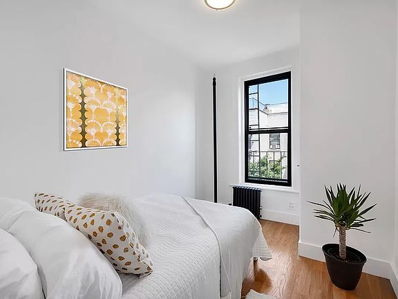 5th image of 441 1st St APT 4R