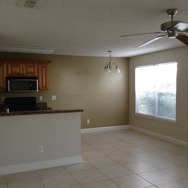 3rd image of 2608 Grassy Point Dr Unit 100