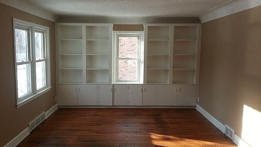 2nd image of 20575 Ridgemont Rd