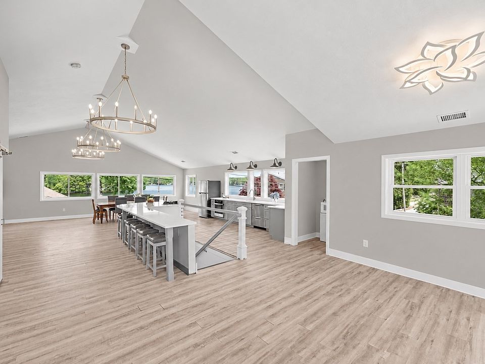 1st image of 6 Wilson Ave
