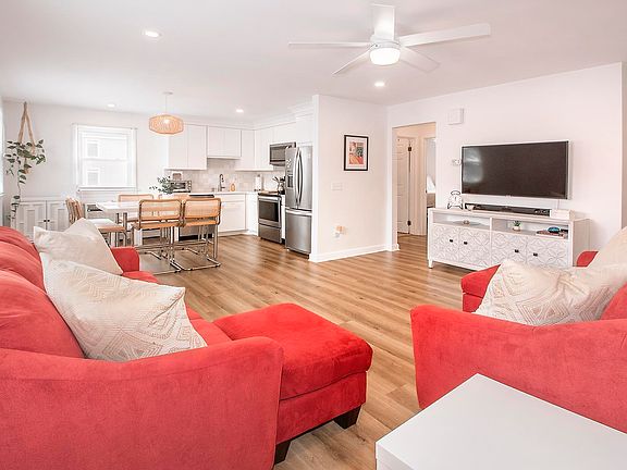 2nd image of 9506 Ventnor Ave #8