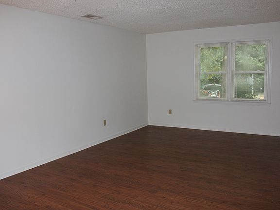 3rd image of 4250 McClure Dr