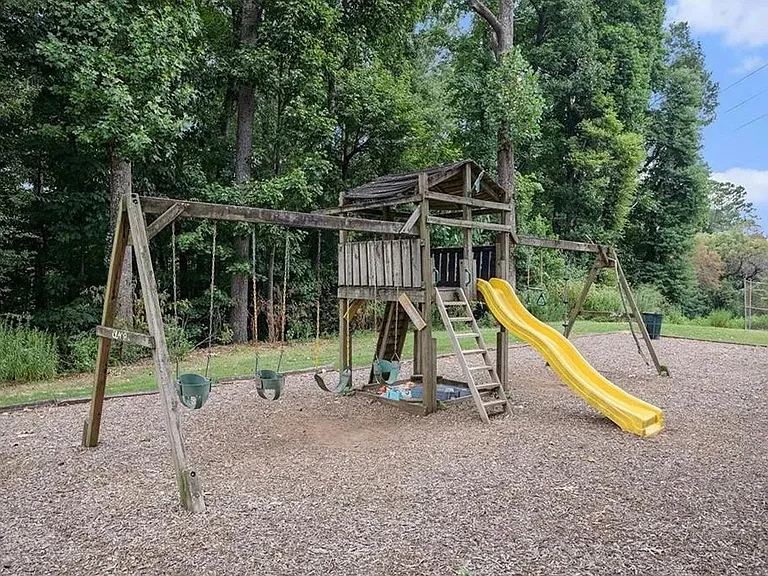 3121 Colonial Way #E — Photo 18