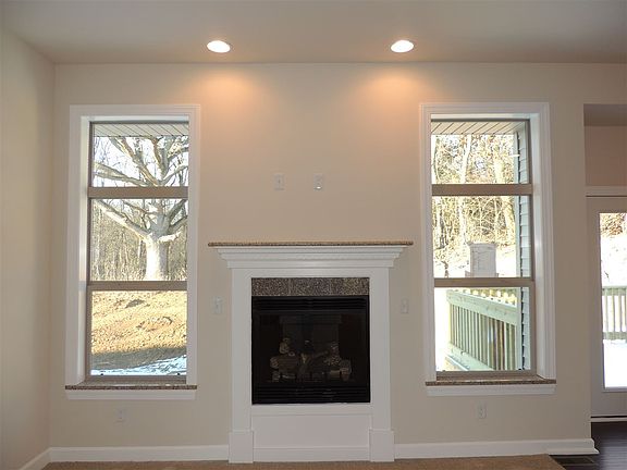 3rd image of 703 E Dereck Woods