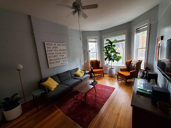 3rd image of 933 N Mozart St #1