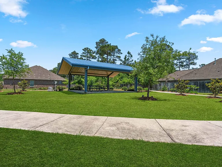1041 Berkshire Dr — Photo 22