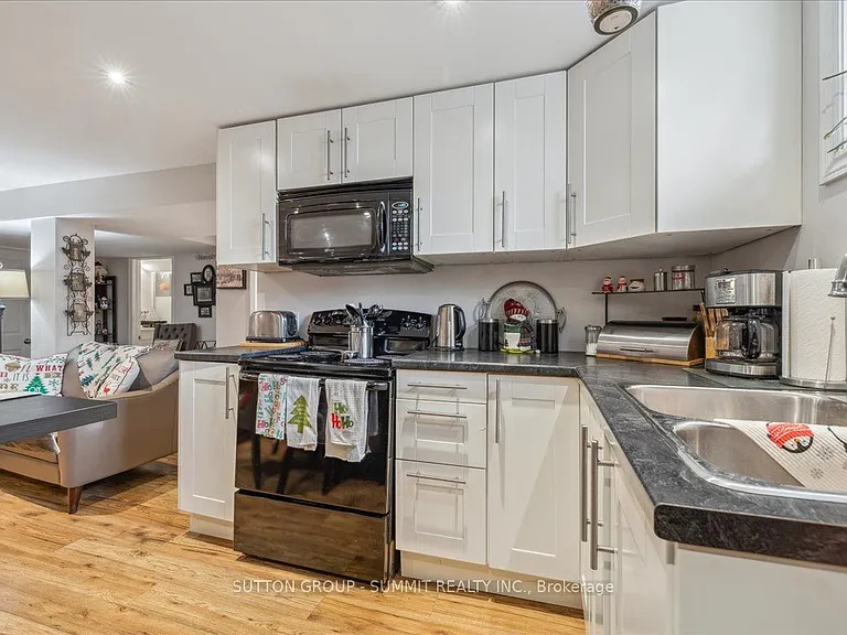 9 Grenadier Dr #LOWER — Photo 7