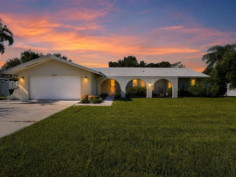 2876 Captiva Dr