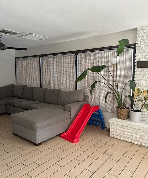 4718 W Shangri La Rd — Photo 4