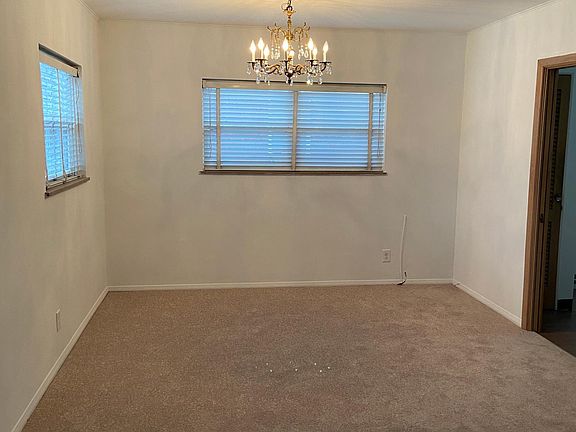3rd image of 829 Sudbury Dr