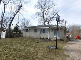 20959 Poinciana St, Southfield, MI 48033