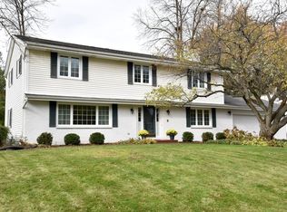 2475 Almesbury Ave, Brookfield, WI 53045