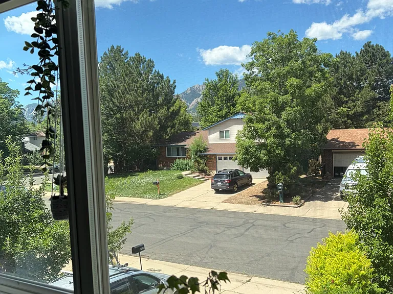 Second story bedroom #3 with Flatirons views