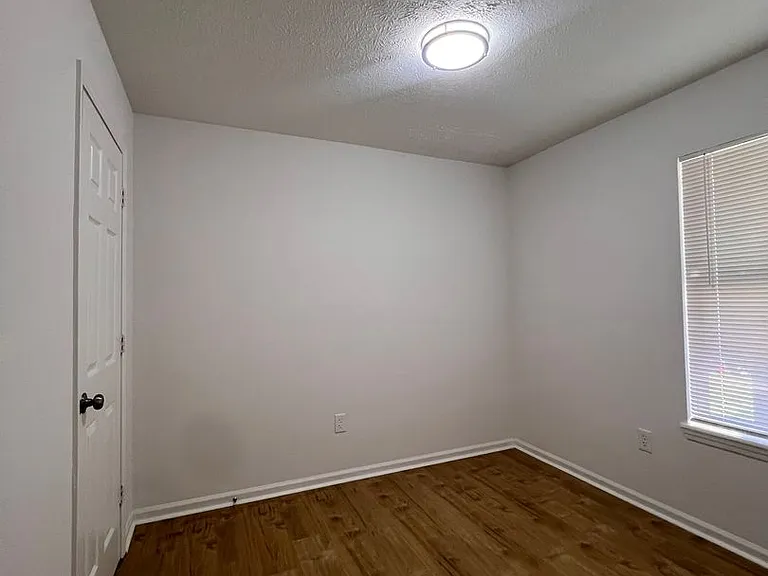 1723 W Kentucky St — Photo 31