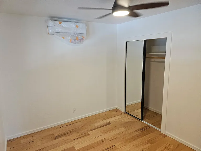 4431 Del Rio Rd #4 — Photo 8